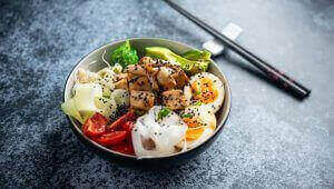 Hõrgutav 2-käiguline õhtusöök kahele koos pokaali veiniga restoranis KAGEROU RAMEN HOUSE