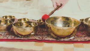 Tervendav helimassaaž unikaalsete Tiibeti laulvate kaussidega