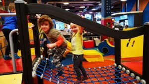 Super Skyparki batuudi- ja mängukeskuse perepilet