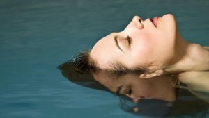 Floating or magnesium salt bath at the Breathing Center