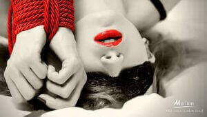 Jaudus nakitus "50 pilkų atspalvių tęsinyje" Meriton Old Town Garden Hotel