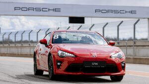 Насичена поїздка на спорткарі Toyota GT86!