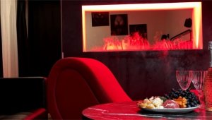 Private SPA getaway with sauna in the Red Room vacation home