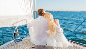 Лимузином до порту і яхтою на море