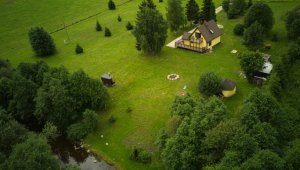 Відпочинок у приватному котеджі Ілвес на березі річки Лінтсі