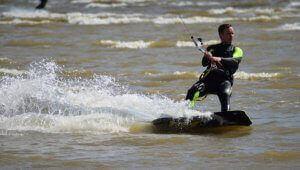 Mācies veiklību ar burbuļiem! Detalizēta 6 stundu burbuļu sērfinga apmācība Surf Centerā