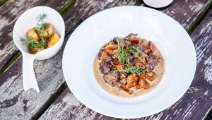 Jūra, paukščio dainavimas ir skanūs įspūdžiai! 3 patiekalų pietūs arba vakarienė dviem namų restorane MerMer!