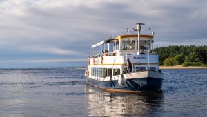 Laivamatka perheen kanssa Narvan jokilaivalla Caroline