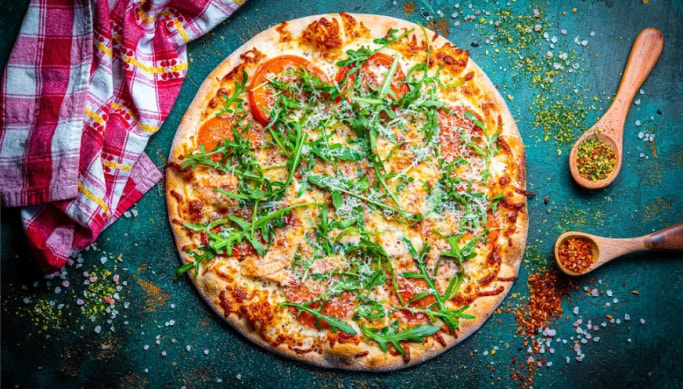 Kogu Mustamäe või Lasnamäe Bravo Pizzeeria hõrgutav pitsamenüü -40%